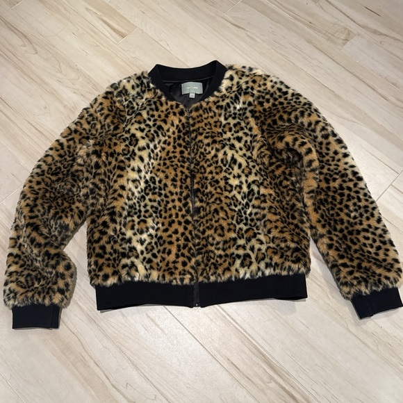 Skies Are Blue Leopard Faux Fur Bomber Jacket M • Animal Print • Cozy Chic - Picture 2 of 12